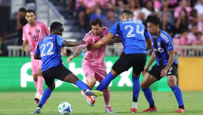 美职联-梅西双响苏亚雷斯2球 迈阿密国际4-2近5场首胜