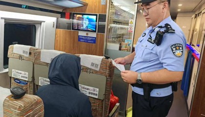 流动的温暖：三位乘警用温情和责任铺就青春归途