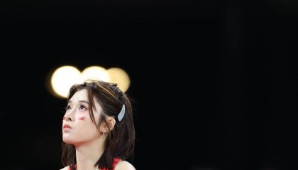 女子100米栏：吴艳妮逆转夺冠 林雨薇摔倒仍获第3