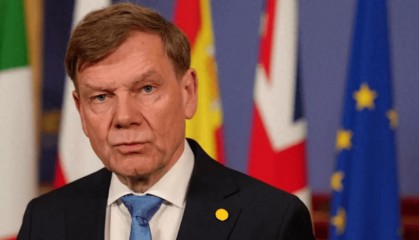 德国外长敦促中方，对俄乌冲突“负责”，王毅外长8字回应意味深长！