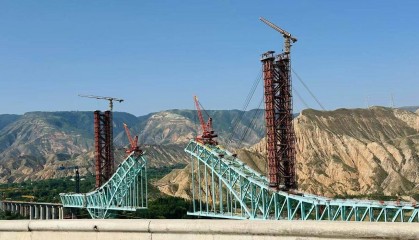 川青铁路尖扎黄河特大桥施工绳索断裂7死9失联，无人机定位失联人员|鱼眼·热点