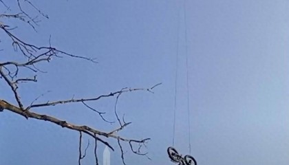 乌军称救出一名被困俄军后方的士兵：用无人机空投电动自行车