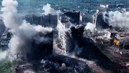 俄军抵达郊区却不攻城，有人发现不对劲：红军城只是一个“诱饵”