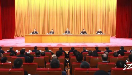 赣州市领导干部大会召开，宣布省委关于赣州市委主要领导职务调整的决定，尹弘出席并讲话