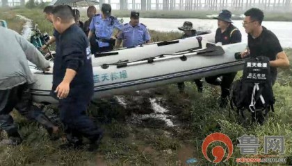 三名男子大沽河钓鱼被困河中央 胶州蓝天救援队紧急救援脱险