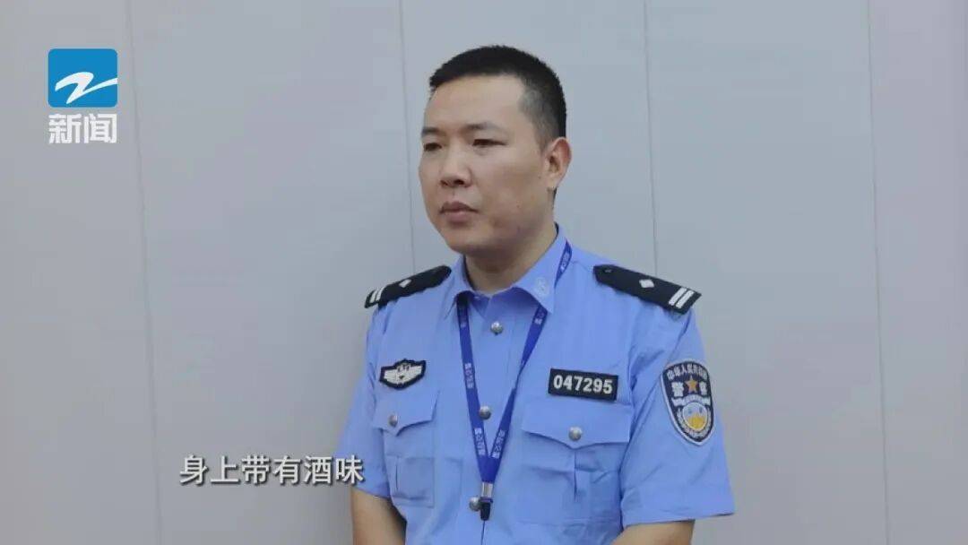 儿子陪父亲处理无证驾驶，没想到自己也成了“主角”，紧急提醒…