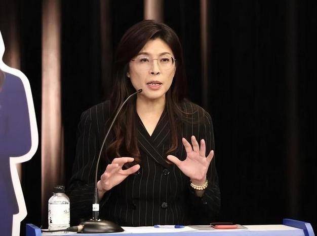 两岸和平统一还远吗?登机赴京前,郑丽文公布人事名单,朱立伦回应特殊,不准打破惯例!