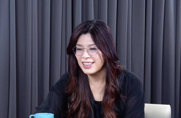 两岸关系要变天?登机赴京前,郑丽文团队核心人员确定,朱立伦回应特殊,不准打破惯例!民进党当局急也晚了