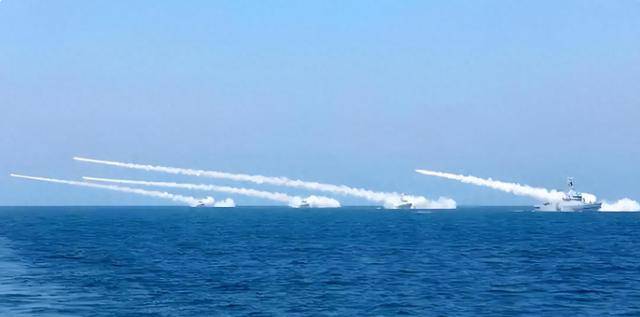 日本死不悔改，又威胁出兵台海！关键时刻，日军官直奔解放军基地