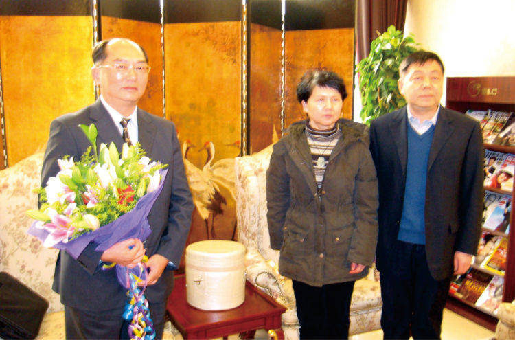 15年前他护送朱枫烈士“回家” 如今看《沉默的荣耀》流泪到不忍看完