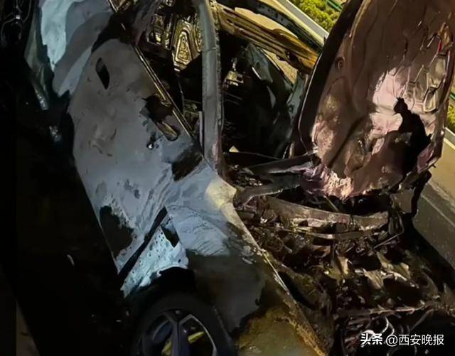 小米汽车起火，消防：车辆在高速发生故障，拖车拖下高速后冒烟起火